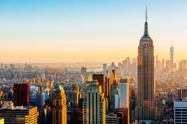 Fotografie de artă Manhattan skyline on a sunny day, Alexander Spatari, (40 x 26.7 cm)