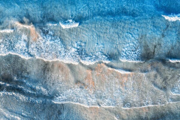 Fotografie de artă Aerial view of a transparent blue, den-belitsky, (40 x 26.7 cm)