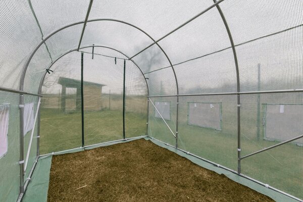 Solar gradina 6x3x2m tip tunel, folie UV4 140g/mp, cadru metalic galvanizat, 8 ferestre, pentru legume si plante