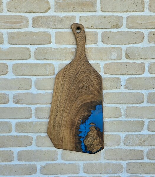 Platou de servire XL din stejar cu mâner și rășină electric blue - 65x30x2 cm