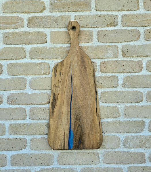 Tocător L din stejar cu inserție albastră de rășină 60x25x3 cm