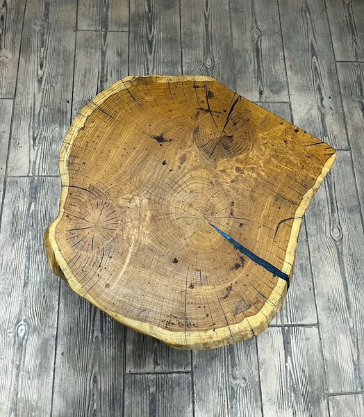 Măsuță cafea stejar cu inserții subtile de rășină - 80x70cm