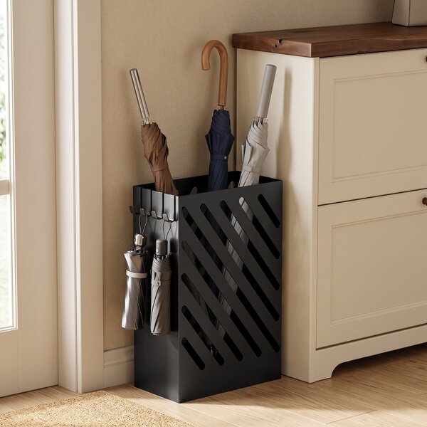 HOMCOM Suport pentru Umbrele de Design cu Tavă pentru Colectarea Picăturilor și 4 Cârlige din Metal, 28x14x41cm, Negru | Aosom Romania