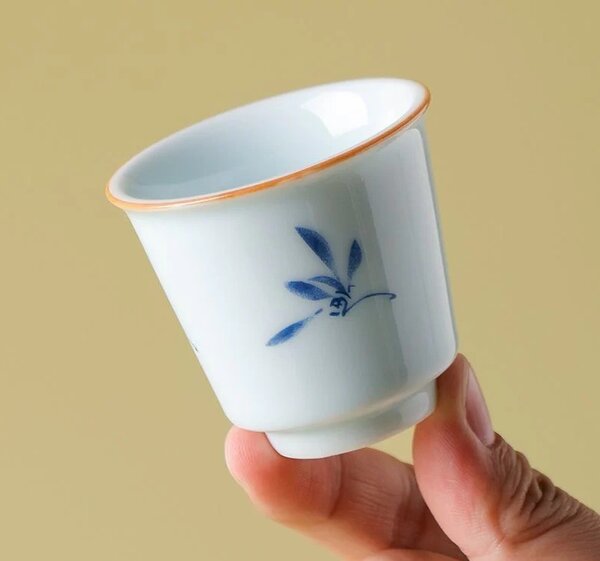 Set ceai premium ,ROYAL MINI din portelan lucios, ceainic 200 ml, 3 cupe, recipient si tava 27x12cm