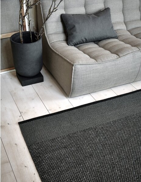 Covor tip traversă pentru interior și exterior gri antracit 70x300 cm Edit Charcoal – Pappelina