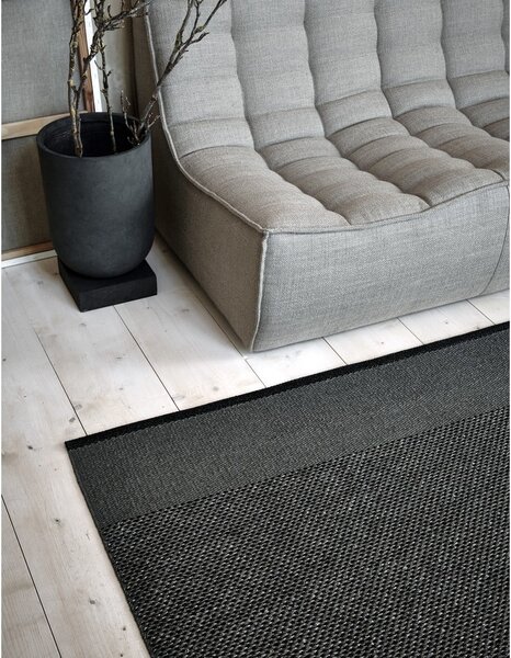 Covor tip traversă pentru interior și exterior gri antracit 70x300 cm Edit Charcoal – Pappelina