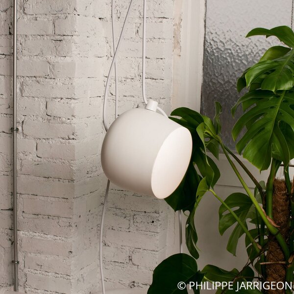 FLOS Aim Lampă suspendată LED mică, albă, reglabil, Alb, Camera de zi / sufragerie, Metal, Design