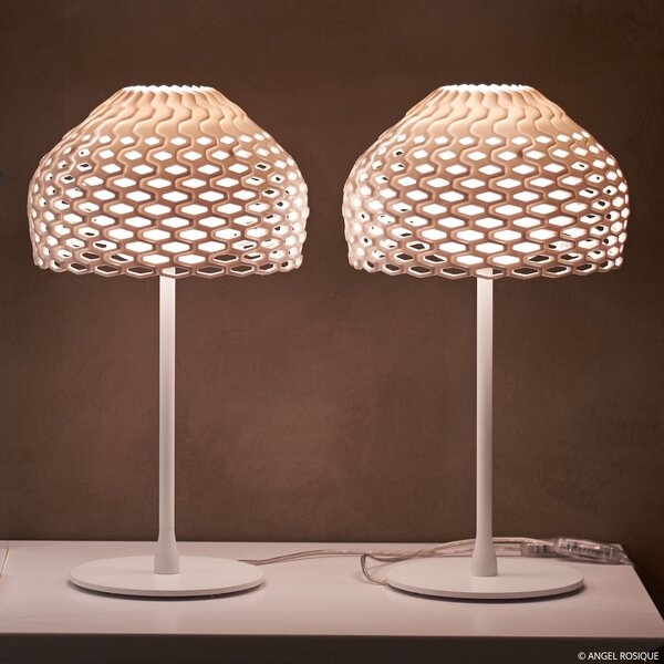 FLOS Tatou T Lampă de masă dimabilă, albă, reglabil, Alb, Camera de zi / sufragerie, Metal, Design