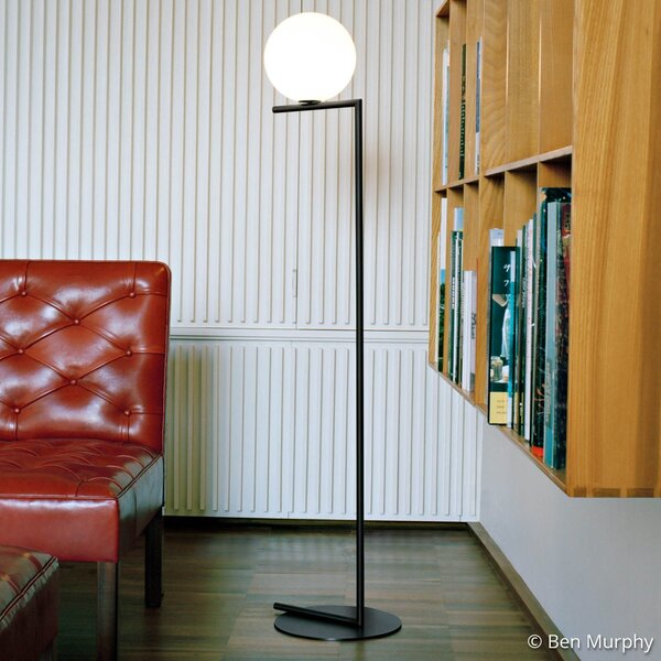 FLOS IC F2 Lampadar negru Ø 30 cm, reglabil, Negru, Camera de zi / sufragerie, Metal, Design