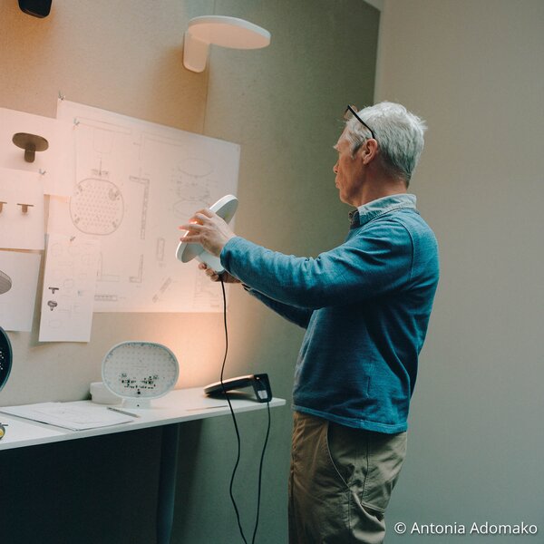FLOS Oplight W1 aplică perete LED, alb structurat, reglabil, Alb, Camera de zi / sufragerie, Metal, Design