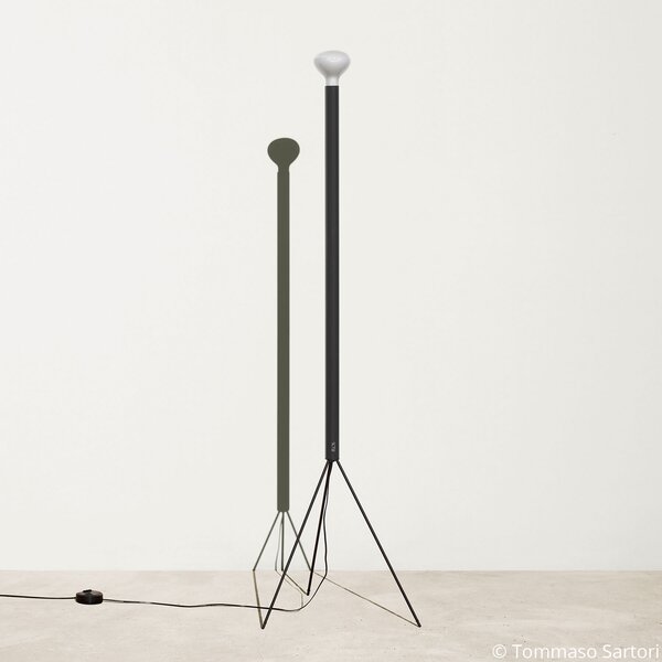 FLOS Luminator lampadar, antracit, înălțime 189 cm, metal, reglabil, Negru, Camera de zi / sufragerie, Metal