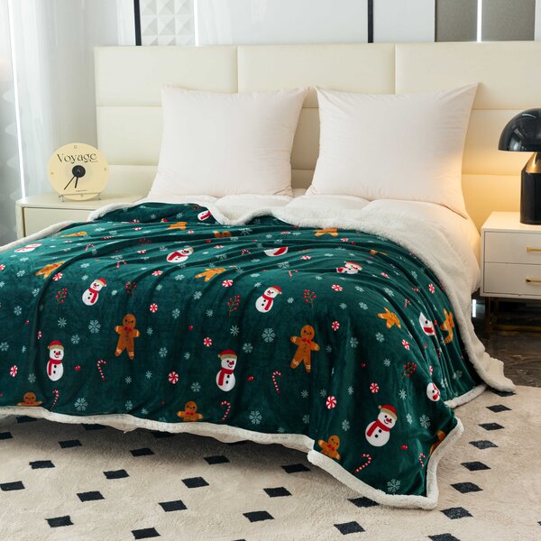 Patura miel de Craciun din microplus SNOWMAN AND GINGERBREAD verde inchis Dimensiuni: 200 x 220 cm