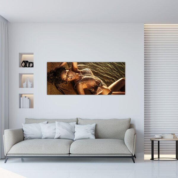 Tablou cu femeia întinsă pe plajă (120x50 cm)
