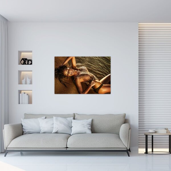 Tablou cu femeia întinsă pe plajă (90x60 cm)