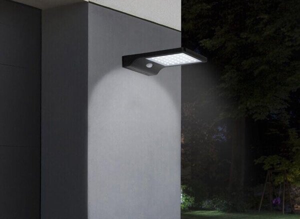 HÖFFTECH - Lampă solară de perete cu LED și senzor, 3,7V, 2200 mAh, IP44