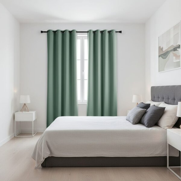 Draperie Blackout Verde Menta cu Inele Argintii 140x244 cm – Opacitate 90%