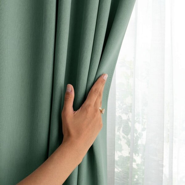 Draperie Blackout Verde Menta cu Inele Argintii 140x244 cm – Opacitate 90%