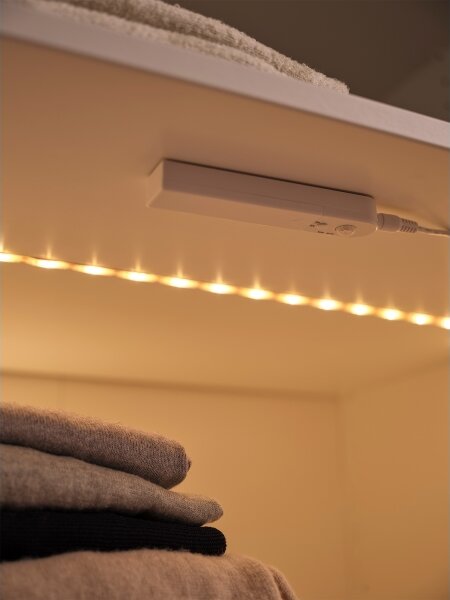 Ledvance - Bandă LED FLEX 2 m cu senzor de mișcare, 3,6 W, alimentare 4x AA