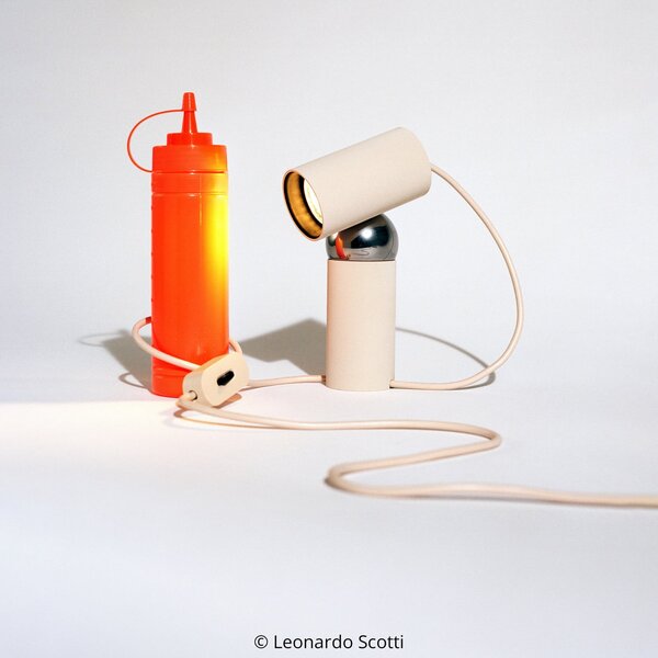 FLOS Lampa de masă Bilboquet, bej, rotativă, GU10-LED, Bej, Camera de zi / sufragerie, Plastic, Design
