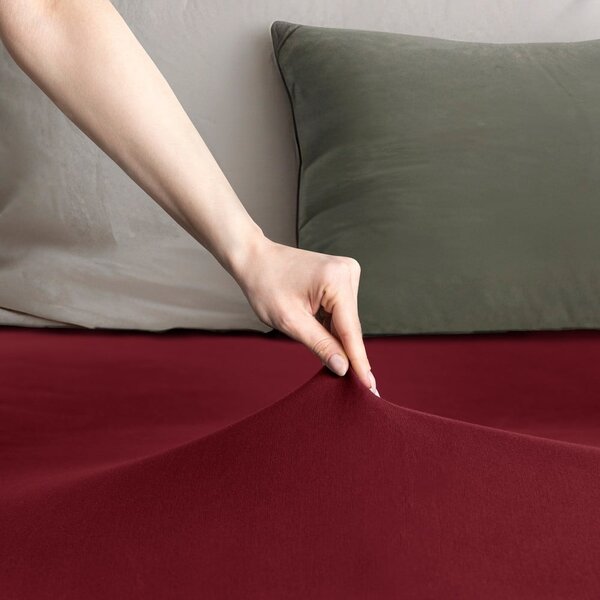 Cearceaf burgundy din jerseu cu elastic 160x200 cm Amber – Restilo