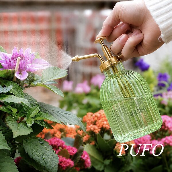 Sticla pentru udarea plantelor Pufo Elegant, pulverizator decorativ pentru interior, 200 ml, verde