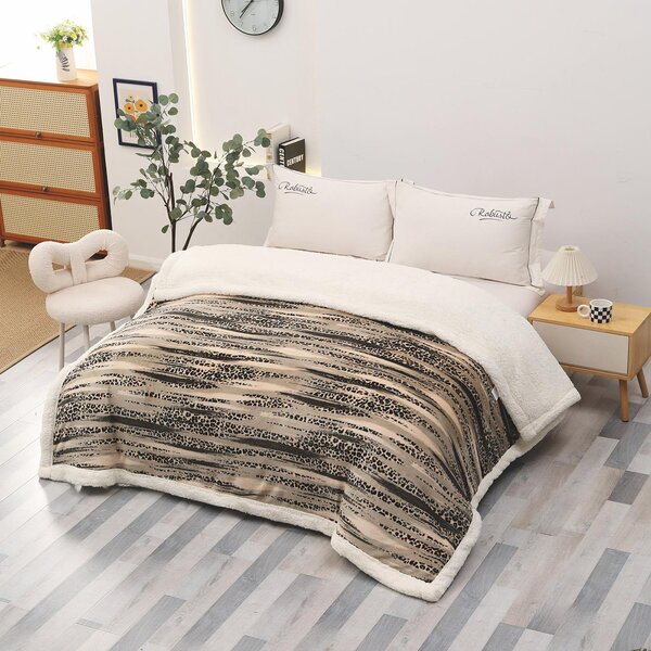 Patura pufoasa cu blanita, groasa 2.3 kg, 200x230 cm, PMB02