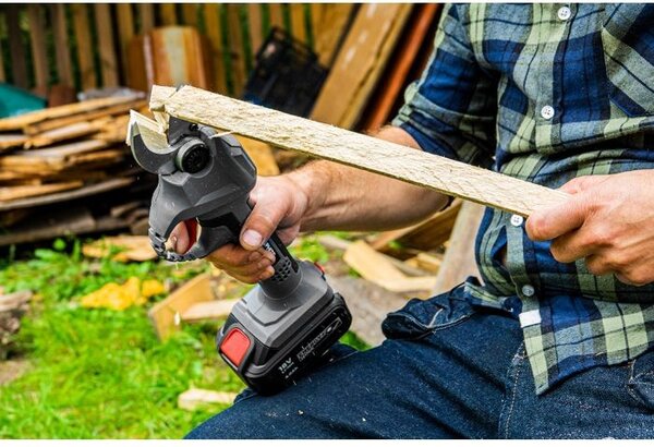 Foarfece de grădină fără fir 18V Li-lon 58G029 GRAPHITE