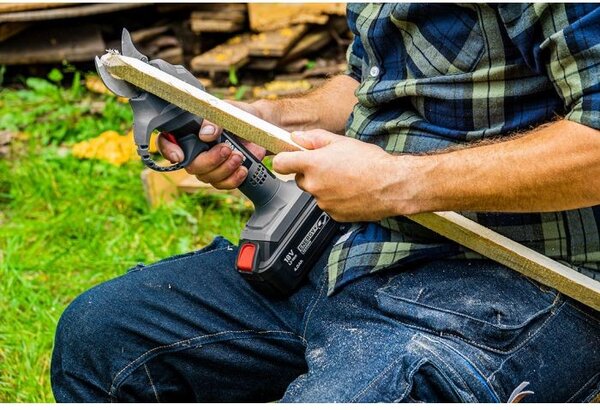 Foarfece de grădină fără fir 18V Li-lon 58G029 GRAPHITE