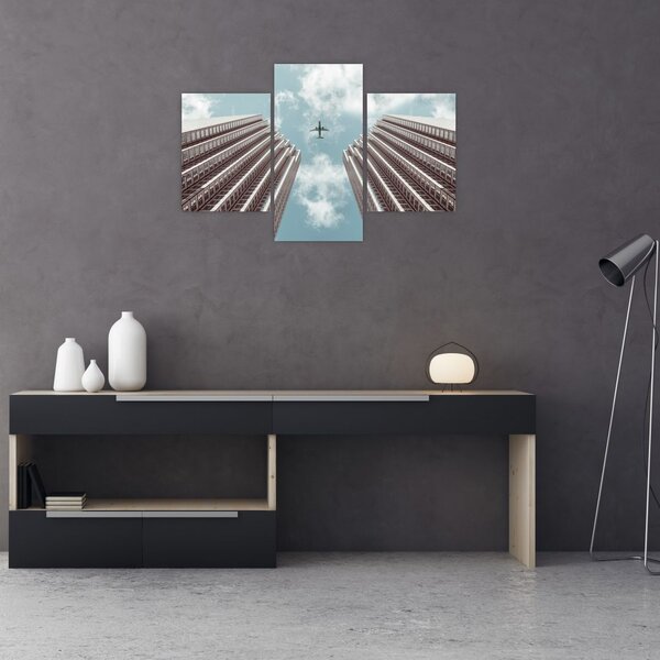 Tablou cuavion între clădiri (90x60 cm)