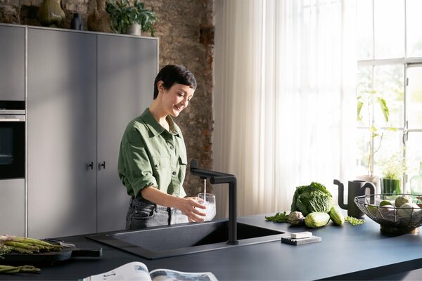 Hansgrohe Aqittura M91 baterie de bucatarie cu filtru pe picior negru 76837670