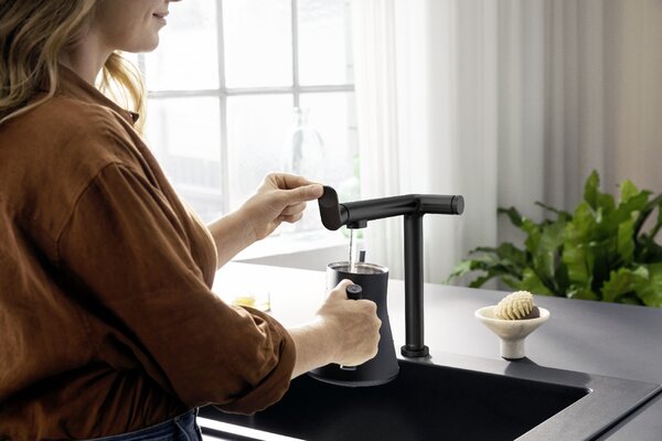 Hansgrohe Aqittura M91 baterie de bucatarie cu filtru pe picior negru 76802670