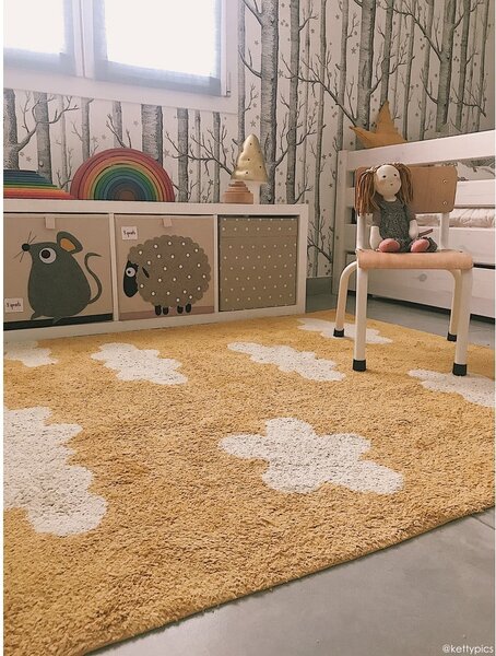 Covor pentru copii galben muștar lavabil/țesut manual din bumbac 120x160 cm Clouds Mustard – Lorena Canals