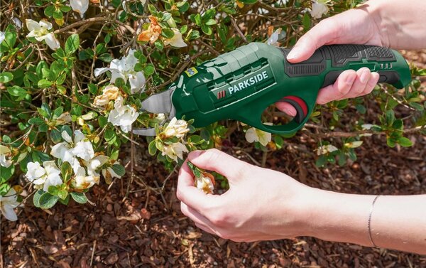 Foarfeca de gradina Parkside fara fir de 4V, cu acumulator inclus
