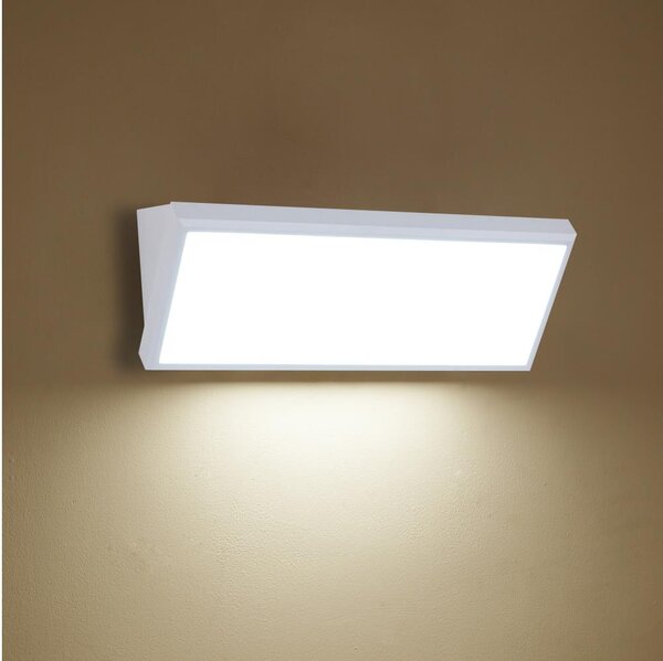 Brilagi - Aplica de perete pentru exterior TRIANGLE LED/42W/230V albă IP65