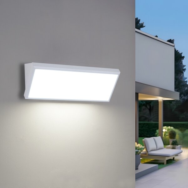 Brilagi - Aplică LED de exterior TRIANGLE cu senzor, LED/42W/230V, alb, IP65