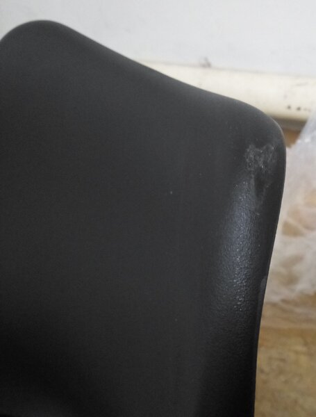 OFERTA Scaun negru BALI MARK cu picioare negre a II-a calitate