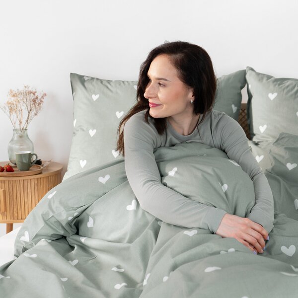 Goldea lenjerie de pat 100% bumbac - inimioare pe verde salvie 140 x 200 și 50 x 70 cm