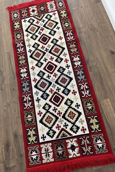 Covor traditional, cu doua fete, dimensiunea 60x150cm, rosu-bej
