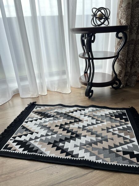 Set 1+1 Covoare traditionale, cu doua fete, dimensiunea 60x120cm, VT1052