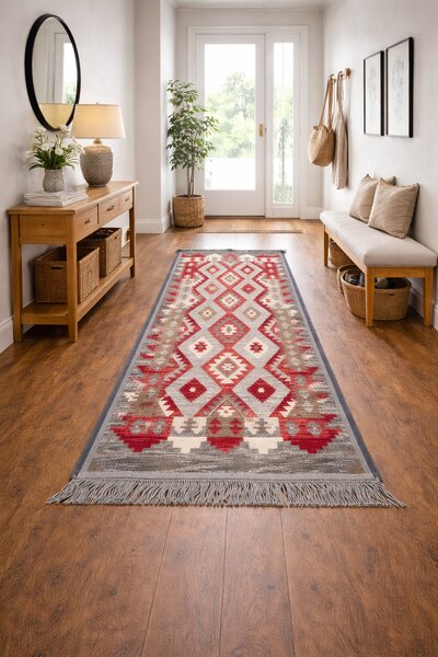 Covor traditional, cu doua fete, dimensiunea 80x200cm, gri-rosu