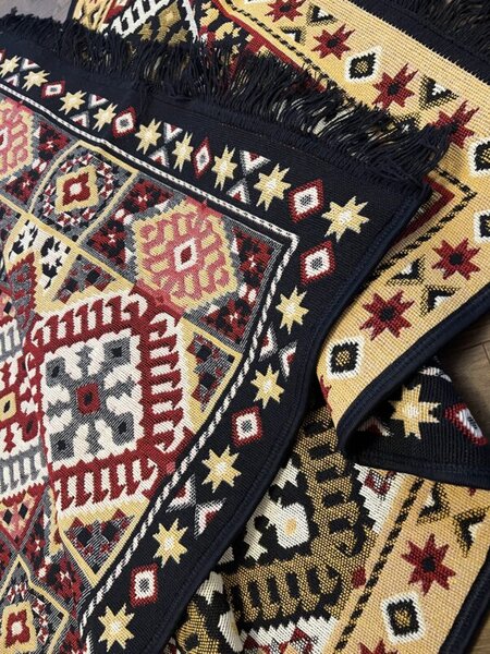 Covor traditional, cu doua fete, dimensiunea 60x150 cm, bleumarin-bej