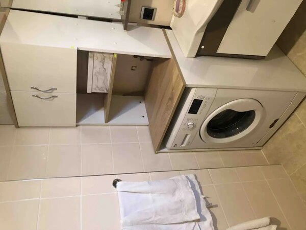 Masca masina de spalat cu corp suspendat White Homs 65 x 55 x 183 cm