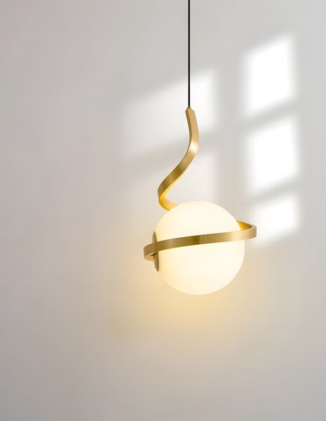 SFERĂ DE STICLĂ SPIRALĂ LAMPĂ SUSPENDATĂ APP1733-1CP AUR
