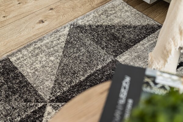 Covor Feel 5672/16811 Triunghiuri gri si antracit si crem