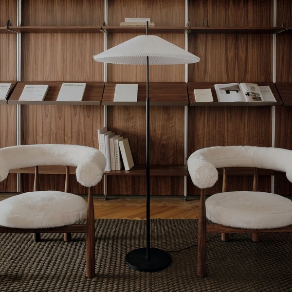 New Works Lampadar LED Nebra, negru/alb, 150 cm, din material textil, Negru, Camera de zi / sufragerie, Metal, Design