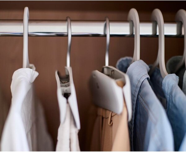 Umerașe 2 buc. din plastic pentru pantaloni Orderly – Joseph Joseph