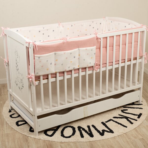 Lenjerie patut bebe 120x60 cm Kidizi Color Hearts din muselina dubla 6 piese – set complet cu aparatoare, cearsaf elastic, perna, paturica si organizator