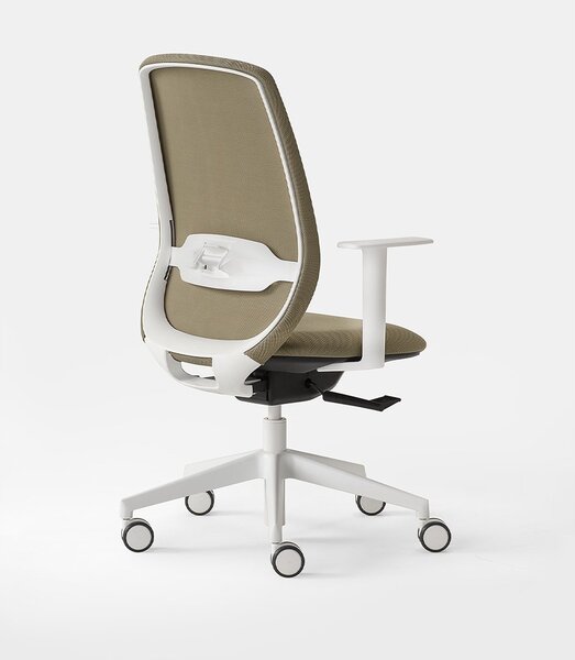Key lemn masiv Bold – Scaun operativ ergonomic