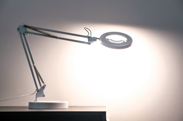 Lampă LED dimabilă de masă cu lupă LED/12W/5V 3000/4200/6000K alb Brilagi