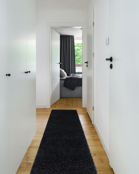 Covor, Traversa SOFFI shaggy 5cm negru - pentru bucătărie, hol și coridor